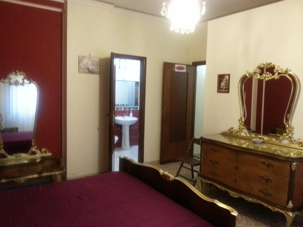 B&B Intrabartolo Trapani Szoba fotó
