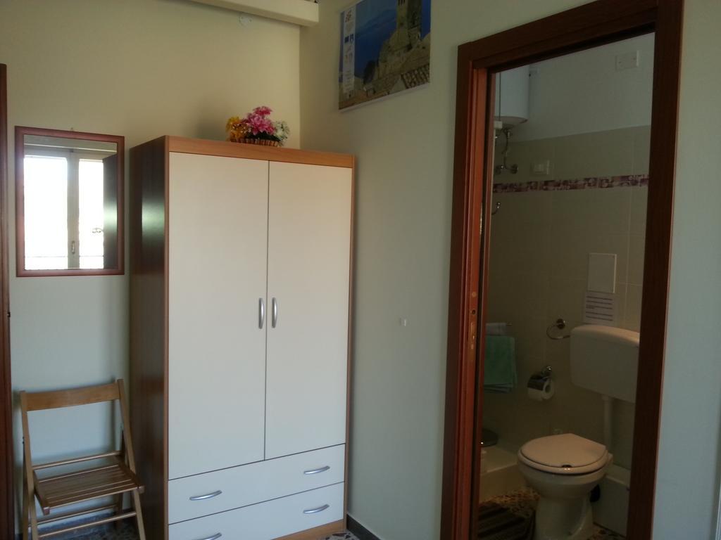 B&B Intrabartolo Trapani Szoba fotó